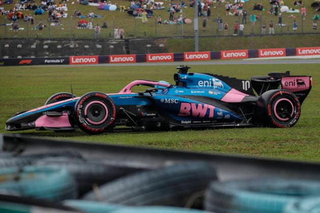 Formula 1 Gulf Air Bahrain Grand Prix in Malaysia 2026 Pierre Gasly (FRA), BWT Alpine Formula One Team , A526, Car 10 spinning out of the racetrack during Formula 1 Gulf Air Bahrain Grand Prix in Malaysia 2026 on October 4., 2026 in Sepang International Circuit, Sepang, Malaysia Zsombor Toth Sepang Sepang International Circuit Selangor Malaysia Copyright: xZsomborxTothx