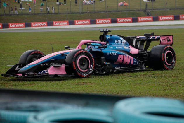 Formula 1 Gulf Air Bahrain Grand Prix in Malaysia 2026 Pierre Gasly (FRA), BWT Alpine Formula One Team , A526, Car 10 spinning out of the racetrack during Formula 1 Gulf Air Bahrain Grand Prix in Malaysia 2026 on October 4., 2026 in Sepang International Circuit, Sepang, Malaysia Zsombor Toth Sepang Sepang International Circuit Selangor Malaysia Copyright: xZsomborxTothx
