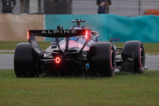 Formula 1 Gulf Air Bahrain Grand Prix in Malaysia 2026 Pierre Gasly (FRA), BWT Alpine Formula One Team , A526, Car 10 spinning out of the racetrack during Formula 1 Gulf Air Bahrain Grand Prix in Malaysia 2026 on October 4., 2026 in Sepang International Circuit, Sepang, Malaysia Zsombor Toth Sepang Sepang International Circuit Selangor Malaysia Copyright: xZsomborxTothx