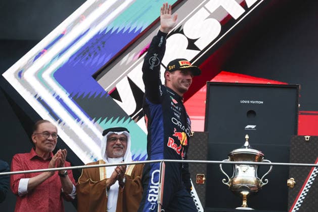 F1 Bahrain Grand Prix In Malaysia SEPANG, MALAYSIA - OCTOBER 4: Bahrain Prime Minister Salman bin Hamad Al Khalifa, Malaysia Prime Minister Anwar Ibrahim and Max Verstappen of Red Bull Racing on the podium after the Formula 1 Bahrain Grand Prix at Sepang International Circuit in Sepang, Malaysia on October 4, 2026. Jakub Porzycki Anadolu Sepang Malaysia. Editorial use only. Please get in touch for any other usage.  Copyright: x2026xAnadoluxJakubxPorzyckix