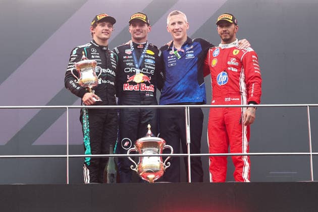 F1 Bahrain Grand Prix In Malaysia SEPANG, MALAYSIA - OCTOBER 4: Andrea Kimi Antonelli of Mercedes, Max Verstappen of Red Bull Racing and Lewis Hamilton of Ferrari on the podium after the Formula 1 Bahrain Grand Prix at Sepang International Circuit in Sepang, Malaysia on October 4, 2026. Jakub Porzycki Anadolu Sepang Malaysia. Editorial use only. Please get in touch for any other usage.  Copyright: x2026xAnadoluxJakubxPorzyckix
