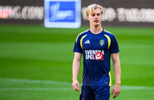 October 4, 2026: Lucas Bergvall of Sweden, a member of the Swedish men’s national soccer team, at a training session on October 4, 2026 in Bucharest. Photo by Ludvig Thunman, BILDBYRAN. Code: LT LT0826. soccer, football, fotball, Nations League, UEFA Nations League, practice, training, Sweden, Sverige, Sverige A, bbeng, soccer, football, fotball, Nations League, UEFA Nations League, practice, training, Sweden, Sverige, Sverige A, bbengige sweden sverige a bbeng Copyright: LUDVIGxTHUNMAN BB261004LT017