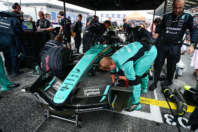 MOTORSPORTS - Formula 1 - 2026 Gulf Air Bahrain Grand Prix in Malaysia - Round 16 of 23 - Sepang International Circuit, Sepang, Malaysia Photo by IPA ABACAPRESS.COM89292796 - Grid on race day, Saturday, of the 2026 Formula 1 Gulf Air Bahrain Grand Prix in Malaysia at the Sepang International Circuit in Sepang, Malaysia. Round 16 of 23 of the 2026 FIA Formula One World Championship, WM, Weltmeisterschaft held October 2–4, 2026. The race was moved from Bahrain to Malaysia and held at the Sepang International Circuit during the 2026 Formula 1 Gulf Air Bahrain Grand Prix in Malaysia—Round 16 of 23—at the Sepang International Circuit in Sepang, Malaysia, as part of the Formula 1 Championship on October 4, 2026. Copyright: xIPAxSport ABACAx