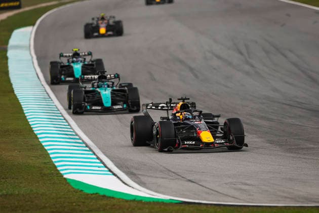 F1 - BAHRAIN GRAND PRIX IN MALAYSIA 2026 03 VERSTAPPEN Max (nld), Red Bull Racing Ford RB22, action 63 RUSSELL George (gbr), Mercedes AMG F1 Team W17, action 12 KIMI ANTONELLI Andrea (ita), Mercedes AMG F1 Team W17, action during the 2026 Formula 1 Bahrain Grand Prix in Malaysia, 16th round of the 2026 Formula One World Championship, WM, Weltmeisterschaft from October 2 to 4, 2026 on the Sepang International Circuit, in Sepang, Malaysia - SepangMalaysia Copyright: xXavixBonillax