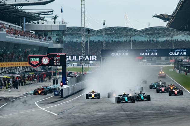 Formula 1 Gulf Air Bahrain Grand Prix in Malaysia 2026 Levi Erb OVERTAKE MAXPPP - Sepang 04 10 2026 Race start at the Formula 1 Gulf Air Bahrain Grand Prix 2026 in Malaysia, the 15th round of the 2026 FIA Formula 1 World Championship, WM, Weltmeisterschaft at the Sepang International circuit, from 1 to 4 October 2026 Sepang Sepang International Circuit Malaysia  Copyright: xOVERTAKE MAXPPPxLevixErbx OVT202610047727 OVT202610047727