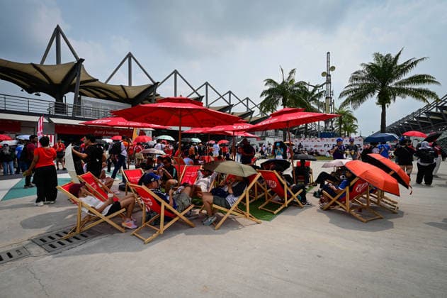 MOTORSPORTS - Formula 1 - 2026 Gulf Air Bahrain Grand Prix in Malaysia - Round 16 of 23 - Sepang International Circuit, Sepang, Malaysia Photo by IPA ABACAPRESS.COM89292797 - Paddock atmosphere on race day, Saturday, of the 2026 Formula 1 Gulf Air Bahrain Grand Prix in Malaysia at the Sepang International Circuit in Sepang, Malaysia. Round 16 of 23 of the 2026 FIA Formula One World Championship, WM, Weltmeisterschaft held October 2–4, 2026. The race was moved from Bahrain to Malaysia and held at the Sepang International Circuit during the 2026 Formula 1 Gulf Air Bahrain Grand Prix in Malaysia—Round 16 of 23—at the Sepang International Circuit in Sepang, Malaysia, as part of the Formula 1 Championship on October 4, 2026 Copyright: xIPAxSport ABACAx