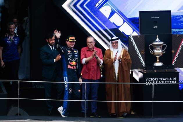 F1 - BAHRAIN GRAND PRIX IN MALAYSIA 2026 Salman bin Hamad bin Isa Al Khalifa, Crown Prime Minister of Bahrain, Anwar Ibrahim, Prime Minister of Malaysia BEN SULAYEM Mohammed (uae), President of the FIA, portrait VERSTAPPEN Max (nld), Red Bull Racing Ford RB22, portrait during the 2026 Formula 1 Bahrain Grand Prix in Malaysia, 16th round of the 2026 Formula One World Championship, WM, Weltmeisterschaft from October 2 to 4, 2026 on the Sepang International Circuit, in Sepang, Malaysia - SepangMalaysia Copyright: xANTONINxVINCENTx
