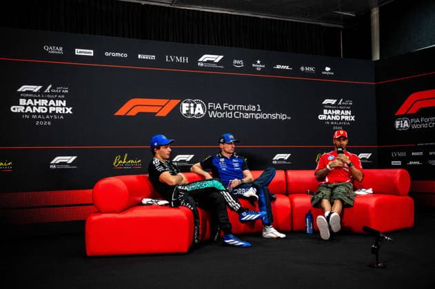 F1 - BAHRAIN GRAND PRIX IN MALAYSIA 2026 KIMI ANTONELLI Andrea (ita), Mercedes AMG F1 Team W17, portrait VERSTAPPEN Max (nld), Red Bull Racing Ford RB22, portrait HAMILTON Lewis (gbr), Scuderia Ferrari SF-26, portrait press conference, PK, Pressekonferenz during the 2026 Formula 1 Bahrain Grand Prix in Malaysia, 16th round of the 2026 Formula One World Championship, WM, Weltmeisterschaft from October 2 to 4, 2026 on the Sepang International Circuit, in Sepang, Malaysia - SepangMalaysia Copyright: xALBERTOxVIMERCATIx