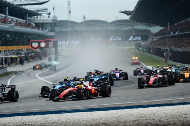 Formula 1 Gulf Air Bahrain Grand Prix in Malaysia 2026 Levi Erb OVERTAKE MAXPPP - Sepang 04 10 2026 Race start at the Formula 1 Gulf Air Bahrain Grand Prix 2026 in Malaysia, the 15th round of the 2026 FIA Formula 1 World Championship, WM, Weltmeisterschaft at the Sepang International circuit, from 1 to 4 October 2026 Sepang Sepang International Circuit Malaysia  Copyright: xOVERTAKE MAXPPPxLevixErbx OVT202610047743 OVT202610047743