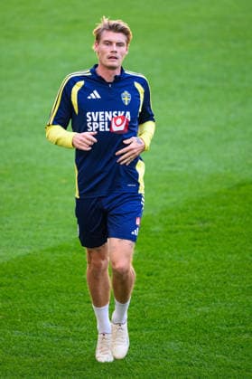 October 4, 2026: Eric Smith of Sweden, a member of the Swedish men’s national soccer team, at a training session on October 4, 2026 in Bucharest. Photo by Ludvig Thunman, BILDBYRAN. Code: LT LT0826. soccer, football, fotball, Nations League, UEFA Nations League, practice, training, Sweden, Sverige, Sverige A, bbeng, soccer, football, fotball, Nations League, UEFA Nations League, practice, training, Sweden, Sverige, Sverige A, bbengige sweden sverige a bbeng Copyright: LUDVIGxTHUNMAN BB261004LT026
