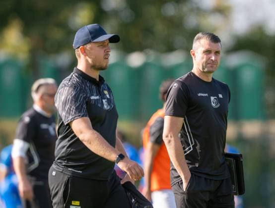 Soccer, Men s, 2026–2027 Season, COSY WASCH Berlin State Cup, Round 3, SV Tasmania vs. VSG Altglienicke; from left: Head Coach Dan Twardzik (VSG Altglienicke), Assistant Coach Björn Brunnemann (VSG Altglienicke), October 4, 2026, Copyright: xMatthiasxKochx