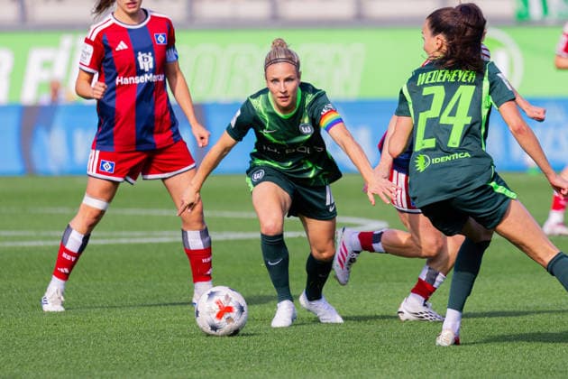 Women s Bundesliga, 2026–2027 Season, April 10, 2026, Matchday 6: VfL Wolfsburg vs. Hamburger SV, AOK Stadium, Wolfsburg, Svenja Huth (VfL Wolfsburg), 10 Copyright: xMichellexLukax