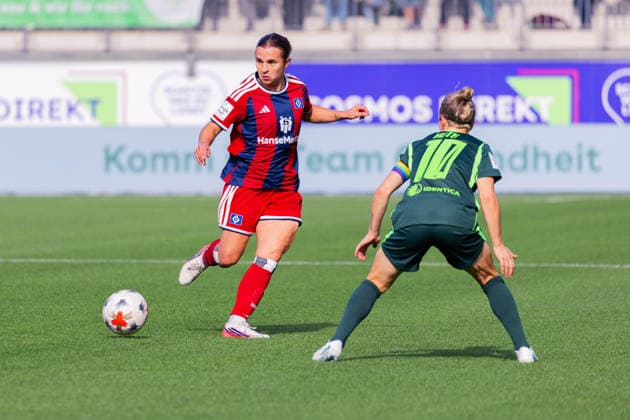 Women s Bundesliga, 2026–2027 Season, April 10, 2026, Matchday 6: VfL Wolfsburg vs. Hamburger SV, AOK Stadium, Wolfsburg; Leila Peneau (Hamburger SV), 15 portrait photos, portrait, individual shot, portrait Copyright: xMichellexLukax