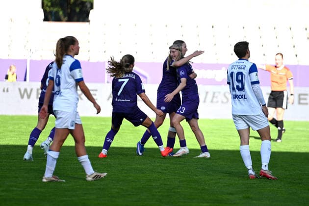 Goal Celebration: SGS Essen, Women s Bundesliga 2, SGS Essen vs. SV Meppen, October 4, 2026 Goal Celebration: SGS Essen, Women s Bundesliga 2, Matchday 8, SGS Essen vs. SV Meppen on October 4, 2026, at the Stadion an der Hafenstraße in Essen