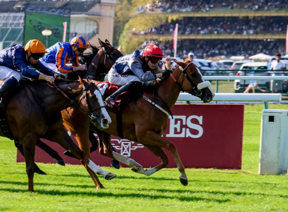 October 4, 2026, Paris, USA: Miss Yechance (9) ridden by Jack Nicholls wins the Prix De LÃ¢â‚¬â ¢abbaye Longchamp Longines (Group 1) during Qatar Prix de lÃ¢â‚¬â ¢arc de Triomphe day at Longchamp Racecourse in Paris, France on October 4, 2026. Eclipse Sportswire CSM Paris USA - ZUMAcs17 20261004_faf_cs17_062 Copyright: xSandraxScherningx
