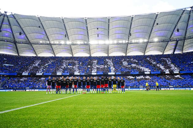 FC Copenhagen and Hamburger SV before a choreographed display by fans and ultras from both teams GER, Hamburger SV vs. FC Copenhagen, soccer, friendly match, 2026–2027 season, October 4, 2026 GER, Hamburger SV vs. FC Copenhagen, soccer, friendly match, 2026–2027 season, October 4, 2026 Hamburg Copyright: xEibner-Pressefoto MarcelxvonxFehrnx EP_MFN