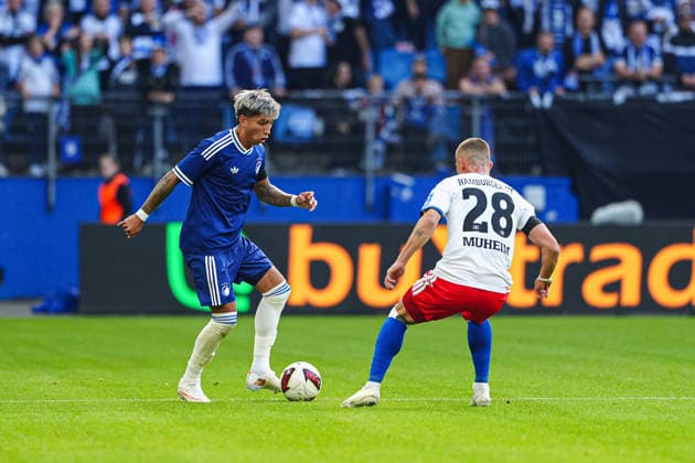 Maher Carrizo, FC Copenhagen, 07; Miro Muheim, Hamburger SV, 28 (GER); Hamburger SV vs. FC Copenhagen, soccer, friendly match, 2026–2027 season, October 4, 2026 GER, Hamburger SV vs. FC Copenhagen, soccer, friendly match, 2026–2027 season, October 4, 2026 Hamburg Copyright: xEibner-Pressefoto MarcelxvonxFehrnx EP_MFN