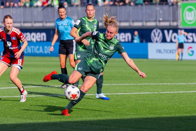 Women s Bundesliga, 2026–2027 Season, April 10, 2026, Matchday 6: VfL Wolfsburg vs. Hamburger SV, AOK Stadium, Wolfsburg; Sarai Linder (VfL Wolfsburg), 39 touches Copyright: xMichellexLukax