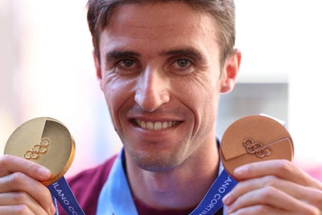Trento s Festival Pierre TEYSSOT MAXPPP ; Il Festival dello Sport 2026 in Trento. Italy on October 4, 2026. Skier Thibault Anselmet (FRA) poses with his gold and bronze medals won in Ski mountaineering, during Olympic Winter games, Winterspiele,Spiele, Summer games Milano Cortina 2026, Trento Trentino South Tyrol Italy Copyright: xMAXPPPxPierrexTEYSSOTx TEY34305 TEY34305