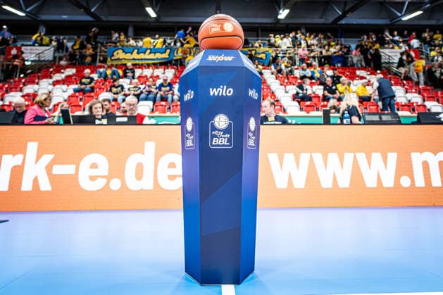 easyCredit BBL Phoenix Hagen vs. SKYLINERS Frankfurt, Hagen, October 4, 2026, Ischelandhalle Hagen Game Ball easyCredit BBL Phoenix Hagen vs. SKYLINERS Frankfurt, Hagen, October 4, 2026, Ischelandhalle Hagen Copyright: xBEAUTIFULxSPORTS Piepenstockx