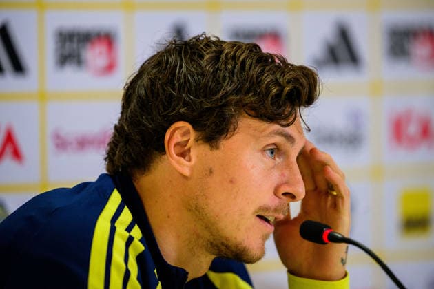 October 4, 2026: Victor Lindelöf of the Swedish men’s national soccer team at a press conference on October 4, 2026 in Bucharest. Photo by Ludvig Thunman, BILDBYRAN. Code: LT LT0827. soccer, football, fotball, Nations League, UEFA Nations League, press conference, Sweden, Sweden A, bbeng, soccer, football, fotball, Nations League, UEFA Nations League, press conference press conference Sweden Sweden Sweden A BBENG Copyright: LUDVIGxTHUNMAN BB261004LT081