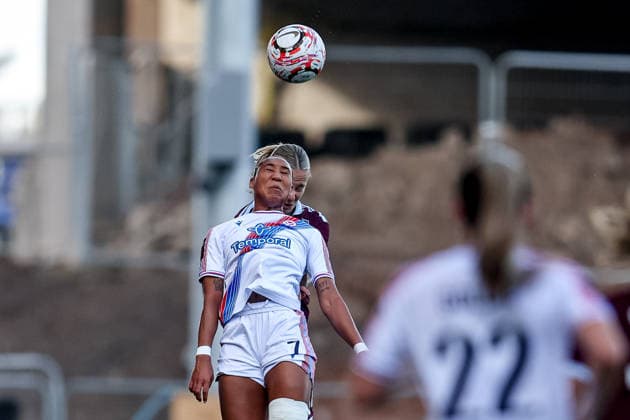 Aston Villa Women v Crystal Palace Women, Women s Super League Crystal Palace Women forward Lexi Lloyd-Smith (7) heads the ball during the Women s Super League match between Aston Villa Women and Crystal Palace Women at Villa Park, Birmingham, UK on 4 October 2026. Birmingham Villa Park West Midlands UK Editorial use only , Copyright: xManjitxNarotrax PSI-24960-0029