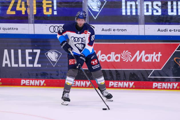 Ingolstadt, Germany, October 4, 2026 PENNY DEL 2026–2027, Game 6: ERC Ingolstadt vs. Kölner Haie. Pictured: Daniel Pietta of ERC Ingolstadt during warm-ups. Copyright: xFotostandx xSchäferx