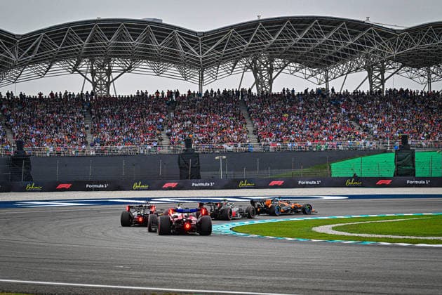 Oscar Piastri (AUS) - McLaren Mastercard F1 Team during the Race of Formula 1 Gulf Air Bahrain Grand Prix in Malaysia 2026 at Sepang International Circuit in Sepang, Malaysia. Round 16 of 23 of the 2026 FIA Formula One World Championship, WM, Weltmeisterschaft held October 2-4, 2026. The race was relocated from Bahrain to Malaysia and held at Sepang International Circuit. Formula 1 Gulf Air Bahrain Grand Prix in Malaysia 2026 - Round 16 of 23 - Sepang International Circuit, Sepang, Malaysia F1-2026-R04-BHR