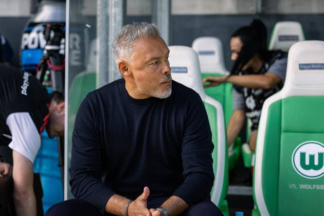 Soccer I Women s I 2026–2027 Season I Bundesliga I VfL Wolfsburg vs. Hamburger SV I October 4, 2026 Rodolfo Cardoso, Coach, Hamburger SV vs. Wolfsburg, AOK Stadium, Lower Saxony, Germany Copyright: xLobeca CedricxSiefkerx