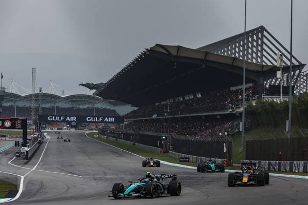 SEPANG, SGR - OCTOBER 04: Kimi Antonelli of Italy and Mercedes-AMG PETRONAS F1 Team in action during the race of the Formula 1 Gulf Air Bahrain Grand Prix on October 04, 2026 held at Sepang International Circuit in Sepang, Malaysia. (Photo by Hazrin Yeob Men Shah Icon Sportswire) AUTO: OCT 04 F1 Bahrain Grand Prix in Malaysia EDITORIAL USE ONLY Icon3782610047044