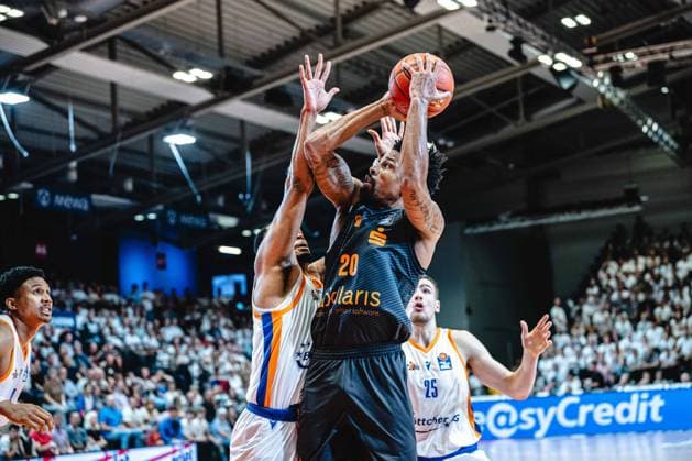 easycredit BBL Basketball Bundesliga 2026–2027, Matchday 4: Science City Jena vs. NINERS Chemnitz on October 4, 2026—Urald King of Chemnitz takes on three opponents at Sparkassen Arena