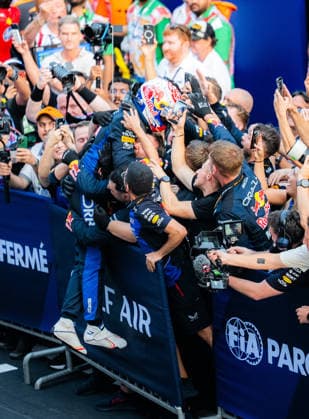 2026 Malaysian Grand Prix - Max Verstappen MAX VERSTAPPEN 1 (NED) of Oracle Red Bull Racing (Red Bull Racing RB22) celebrating his win with his team on Sunday Race Day during the 2026 Formula 1 Gulf Air Bahrain Grand Prix in Malaysia at Sepang International Circuit in Kuala Lumpur, Malaysia, on October 4, 2026. Photo by Antoine LAPEYRE Reveries Agency ABACAPRESS.COM Kuala Lumpur Malaysia Copyright: xAntoinexLapeyre ReveriesxAgency ABACAx