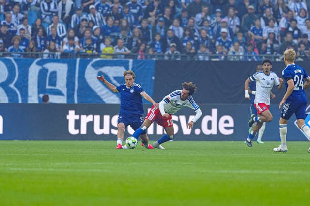 Hunor Németh, FC Copenhagen, 28; Otto Stange, Hamburger SV, 19 (GER); Hamburger SV vs. FC Copenhagen, soccer, friendly match, 2026–2027 season, October 4, 2026 GER, Hamburger SV vs. FC Copenhagen, soccer, friendly match, 2026–2027 season, October 4, 2026 Hamburg Copyright: xEibner-Pressefoto MarcelxvonxFehrnx EP_MFN