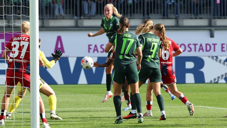 VfL vs. HSV, Women s Bundesliga, Wolfsburg, October 4, 2026, Soccer, Women, Google Pixel Bundesliga, 2026–2027 Season, VfL Wolfsburg vs. Hamburger SV GoalkeeperKinga Szemik (HSV), Camilla Küver (VfL Wolfsburg), Magou Doucoure (HSV), AOK Stadium, Lower Saxony, Germany