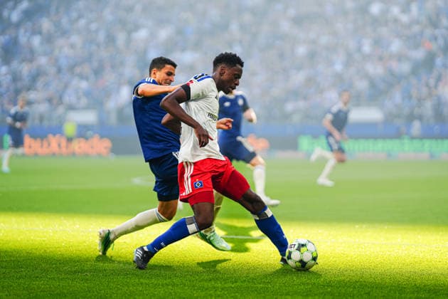 Albert Sambi Lokonga, Hamburger SV, 06; Mohamed Elyounoussi, FC Copenhagen, 10 GER; Hamburger SV vs. FC Copenhagen, soccer, friendly match, 2026–2027 season, October 4, 2026 GER, Hamburger SV vs. FC Copenhagen, Soccer, Friendly Match, 2026–2027 Season, October 4, 2026 Hamburg Copyright: xEibner-Pressefoto MarcelxvonxFehrnx EP_MFN