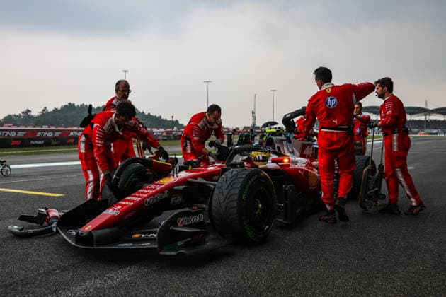SEPANG, SGR - OCTOBER 04: Lewis Hamilton of Great Britain and Scuderia Ferrari HP arrive on the grid before the start of the Formula 1 Gulf Air Bahrain Grand Prix on October 04, 2026 held at Sepang International Circuit in Sepang, Malaysia. (Photo by Hazrin Yeob Men Shah Icon Sportswire) AUTO: OCT 04 F1 Bahrain Grand Prix in Malaysia EDITORIAL USE ONLY Icon3782610043314