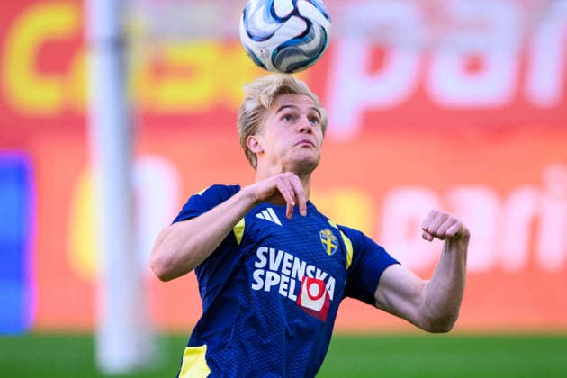 October 4, 2026: Lucas Bergvall of Sweden, a member of the Swedish men’s national soccer team, at a training session on October 4, 2026 in Bucharest. Photo by Ludvig Thunman, BILDBYRAN. Code: LT LT0826. soccer, football, fotball, Nations League, UEFA Nations League, practice, training, Sweden, Sverige, Sverige A, bbeng, soccer, football, fotball, Nations League, UEFA Nations League, practice, training, Sweden, Sverige, Sverige A, bbengige sweden sverige a bbeng Copyright: LUDVIGxTHUNMAN BB261004LT122
