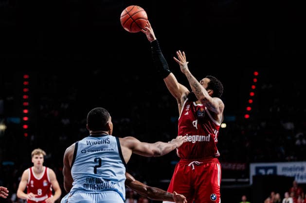 easyCredit Basketball Bundesliga FC Bayern Munich vs. EWE Baskets Oldenburg, October 4, 2026 Duane Washington (FC Bayern Munich), 4 points on a shot against Demajeo Wiggins (EWE Baskets Oldenburg), 2 easyCredit Basketball Bundesliga FC Bayern Munich vs. EWE Baskets Oldenburg, Munich, BMW Park on October 4, 2026 Copyright: xBEAUTIFULxSPORTS Wunderlx