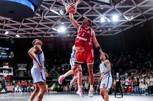 easyCredit Basketball Bundesliga FC Bayern Munich EWE Baskets Oldenburg October 4, 2026 Oscar Da Silva of FC Bayern Munich dunks the ball easyCredit Basketball Bundesliga FC Bayern Munich EWE Baskets Oldenburg, Munich, BMW Park on October 4, 2026 Copyright: xBEAUTIFULxSPORTS Wunderlx