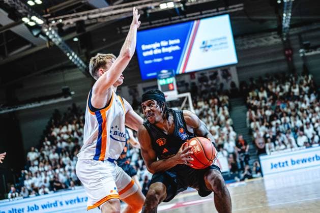 easycredit BBL Basketball Bundesliga 2026–2027, Matchday 4: Science City Jena vs. NINERS Chemnitz on October 4, 2026; Stefan Smith (Chemnitz) vs. Raphael Falkenthal (Jena) at Sparkassen Arena