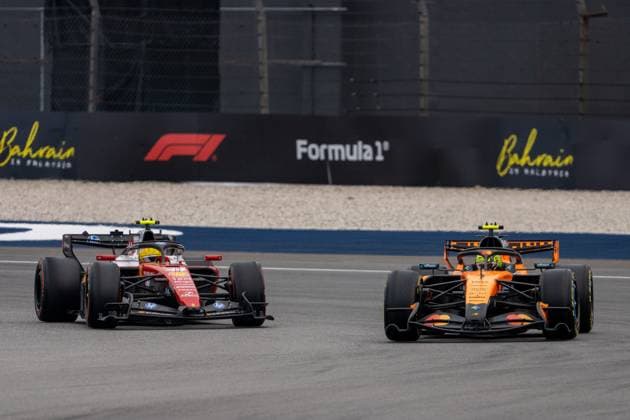 October 4, 2026, Kuala Lumpur, Malaysia: Lewis Hamilton (GBR) (Scuderia Ferrari HP) and Lando Norris (GBR) (McLaren Mastercard F1 Team) during the race of the Formula 1 Bahrain Grand Prix In Malaysia 2026 at the Sepang International Circuit. Kuala Lumpur Malaysia - ZUMAs197 20261004_aaa_s197_041 Copyright: xLucaxMartinix