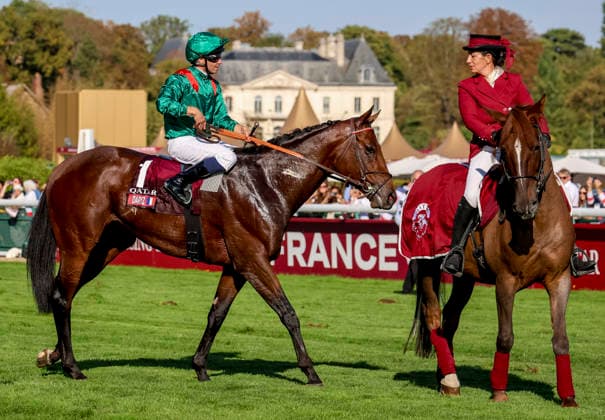 October 4, 2026, Paris, USA: Daryz (1) ridden by Mickael Barzalona wins the Qatar Prix de lâ€⠢arc de Triomphe (Group 1) at Longchamp Racecourse in Paris, France on October 4, 2026. Eclipse Sportswire CSM Paris USA - ZUMAcs17 20261004_faf_cs17_080 Copyright: xSandraxScherningx