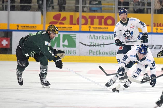 Battle for the puck between Laurin Braun of the EC Kassel Huskies (No. 18) and Jack Dugan of the Bietigheim Steelers (No. 08). Bietigheim Steelers vs. EC Kassel Huskies, ice hockey, DEL 2, 6th regular-season game, 2026–2027 season, October 4, 2026, Bietigheim Steelers vs. EC Kassel Huskies, ice hockey, DEL 2, 6th regular-season game, 2026–2027 season, October 4, 2026, Bietigheim Copyright: xEibner-Pressefotox EP_TBR
