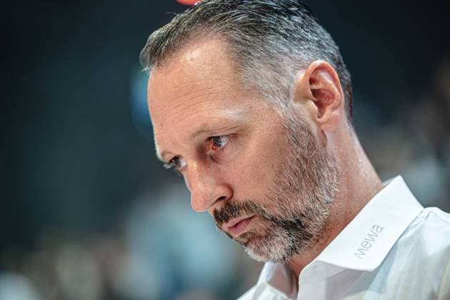 easycredit BBL Basketball Bundesliga 2026–2027, Matchday 4: Science City Jena vs. NINERS Chemnitz on October 4, 2026; Jena Coach Steven Esterkamp, Profile, Focused at Sparkassen Arena
