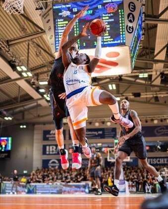 BASKETBALL EASYCREDIT BBL MATCHDAY 4 SCIENCE CITY JENA NINERS CHEMNITZ ** FOR EDITORIAL PURPOSES ONLY ** EDITORIAL USE ONLY ** p 04 10 2026 Jena Basketball easyCredit BBL 1 Basketball Bundesliga Season 2026–2027 Matchday 4 Sparkassen Arena Science City Jena NINERS Chemnitz in the photo: Sacar Anim 15 Science City Jena in a duel with Mateo Seric 21 NINERS Chemnitz Germany Thuringia Jena Copyright SaschaxFromm Copyright: SaschaxFromm doc87vvx7v8a21pkdq2s3f ,EDITORIAL USE ONLY Copyright: SaschaxFromm