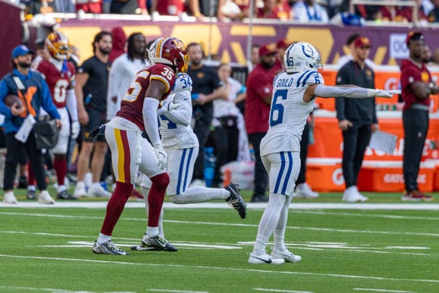 Fair catch signal from 6 Anthony Gould (WR) Indianapolis Colts Indianapolis Colts vs Washington Commanders, American Football, NFL, American Football Herren, USA Week 4, 2026, 04.10.2026 Tottenham Tottenham Hotspur Stadium Vereinigtes Königreich Copyright: xPFA ThomasxMummertx