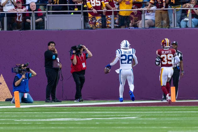 28 Jonathan Taylor (RB) Indianapolis Colts run in the end zone. Touchdown. Indianapolis Colts vs Washington Commanders, American Football, NFL, American Football Herren, USA Week 4, 2026, 04.10.2026 Tottenham Tottenham Hotspur Stadium Vereinigtes Königreich Copyright: xPFA ThomasxMummertx