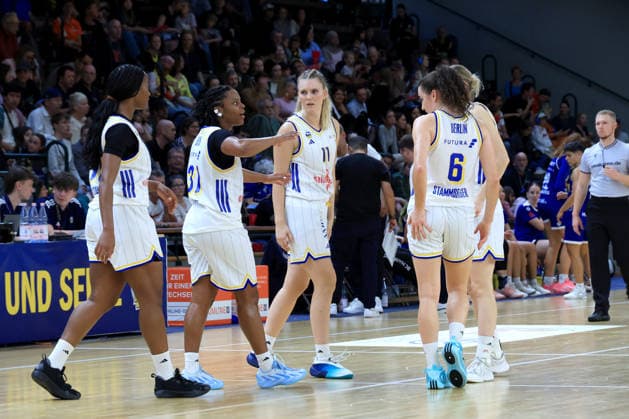 October 4, 2026, Germany, GER, DEU, Basketball, DBBL, 1st Bundesliga, Day 1, 2026–2027 Season, Berlin, ALBA Berlin vs. Marburg ALBA Players Circle nordphoto GmbH Engler Berlin Soemmeringhalle Berlin Germany Copyright: xNordphotox xEnglerx