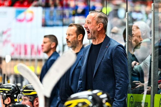Thomas Popiesch, Coach, Head Coach, Krefeld Pinguine, GER, Iserlohn Roosters vs. Krefeld Pinguine, Ice Hockey, Penny DEL, Matchday 6, 2026–2027 Season, October 4, 2026, GER, Iserlohn Roosters vs. Krefeld Pinguine, Ice Hockey, Penny DEL, Matchday 6, 2026–2027 Season, October 4, 2026, Iserlohn Copyright: xJonasxBrockmann Eibner-Pressefotox EP_JBN
