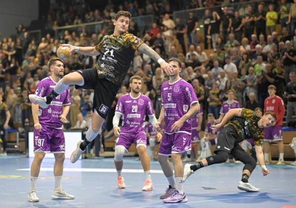 October 4, 2026, Dresden s Oliver Seidler scores against the Hüttenberg defense, Handball, 2nd Bundesliga, HC Elbflorenz Dresden vs. TV Hüttenberg, c Dresden